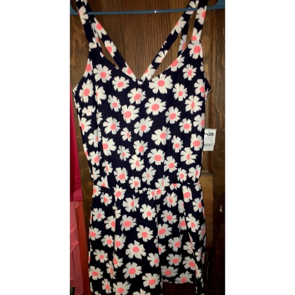 Charlotte Russe Pants - 🌸 NWT!! Charlotte Russe Flower Romper